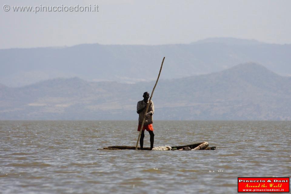 Ethiopia - Lago Chamo - 15 - Pescatore.jpg